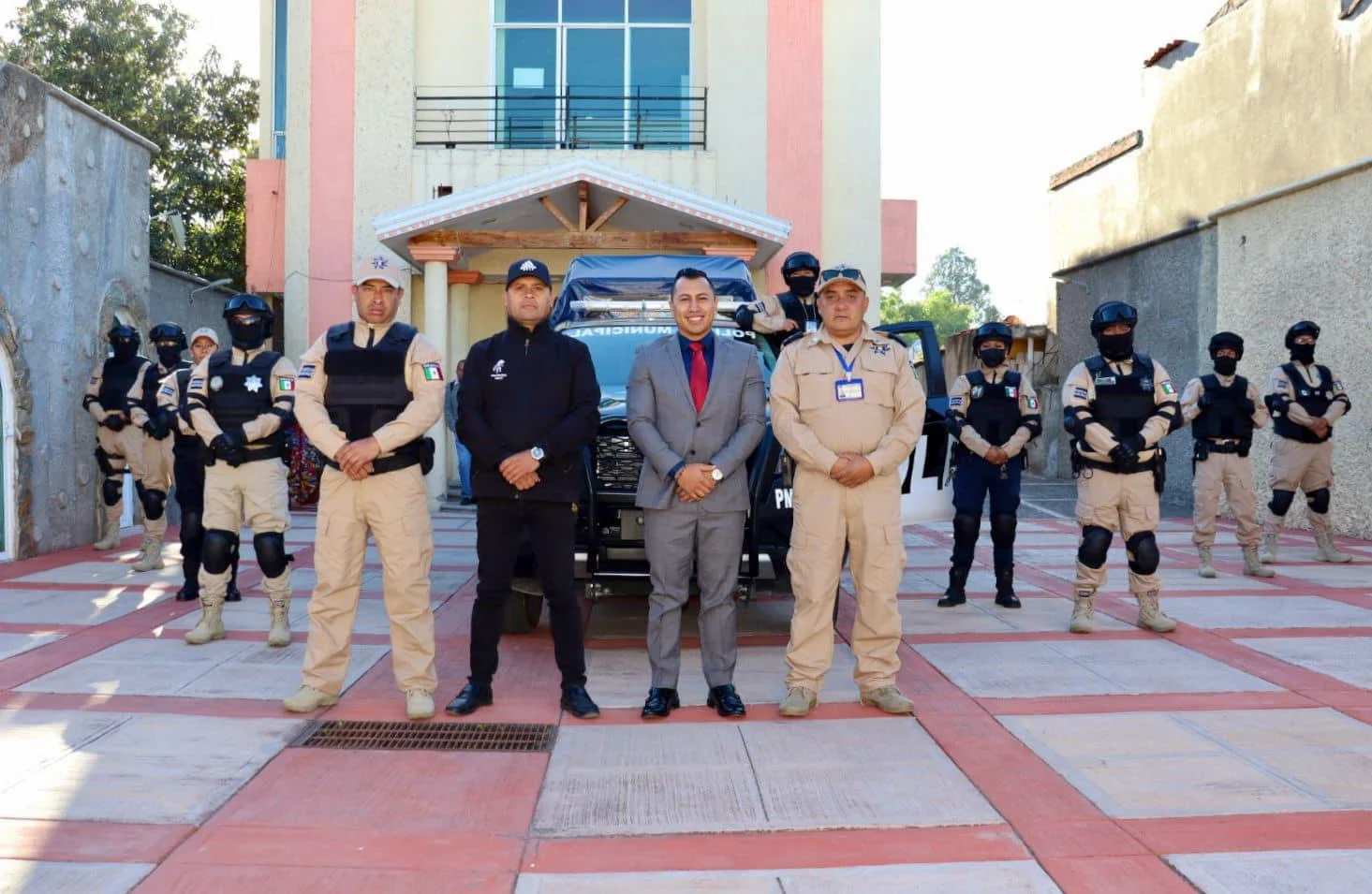 RECONOCE PRESIDENTE A FUERZAS VIGILANTES EN XICOHTZINCO